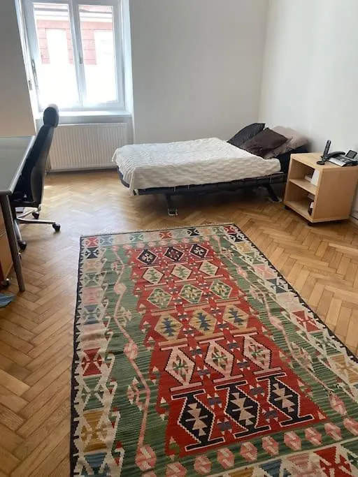 アパート Gartenwohnung In Haidhausen ミュンヘン
